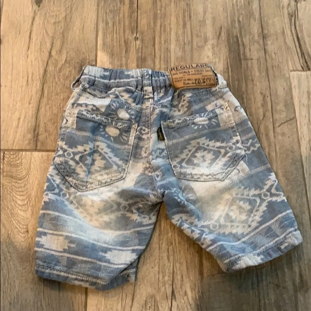 EUC Bundle of 2 shorts, sz 3-4 boys